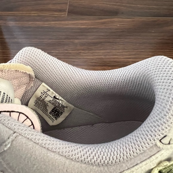 Nike Air Force 1 - Picture 4 of 5